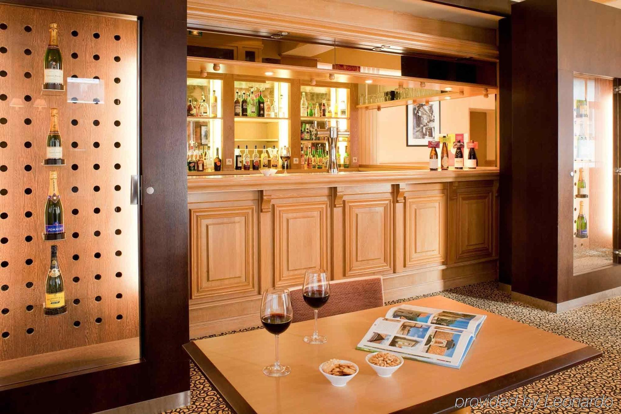 Mercure Calais Centre Ресторант снимка